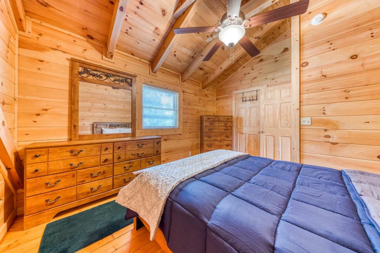Majestic Lakefront Lodge Sevierville Exterior photo