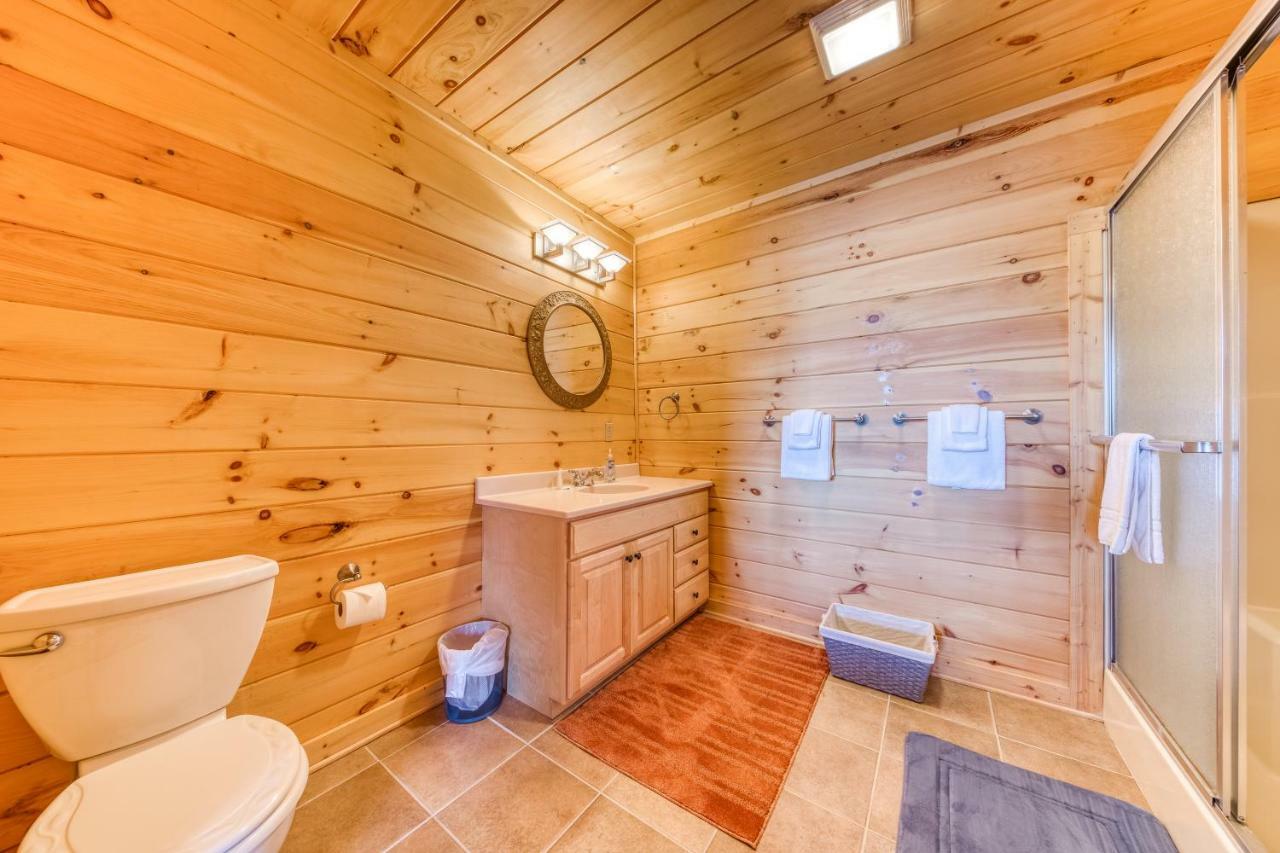 Majestic Lakefront Lodge Sevierville Exterior photo